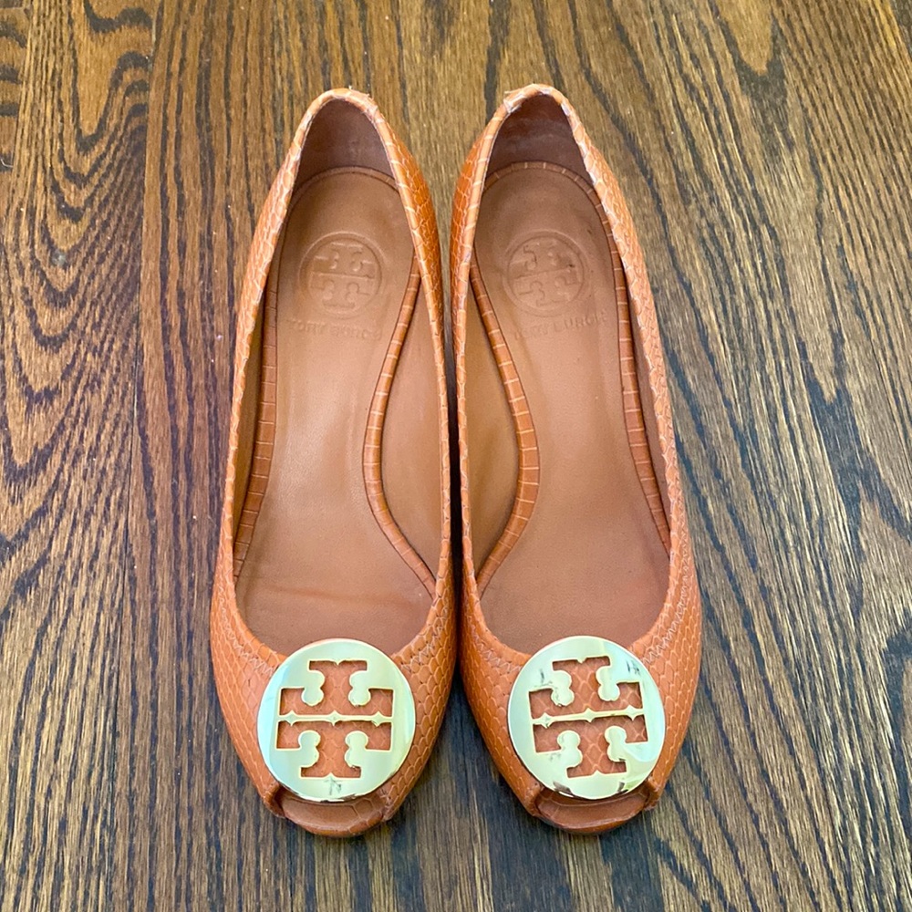 TORY BURCH wedge Sally orange snake reva logo 6M